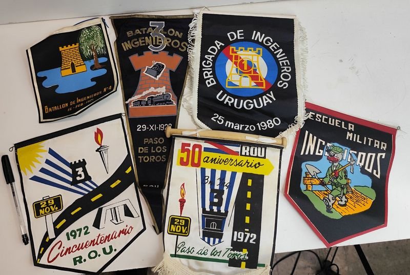 Seis Banderines Militares de Ingenieros Uruguayos
