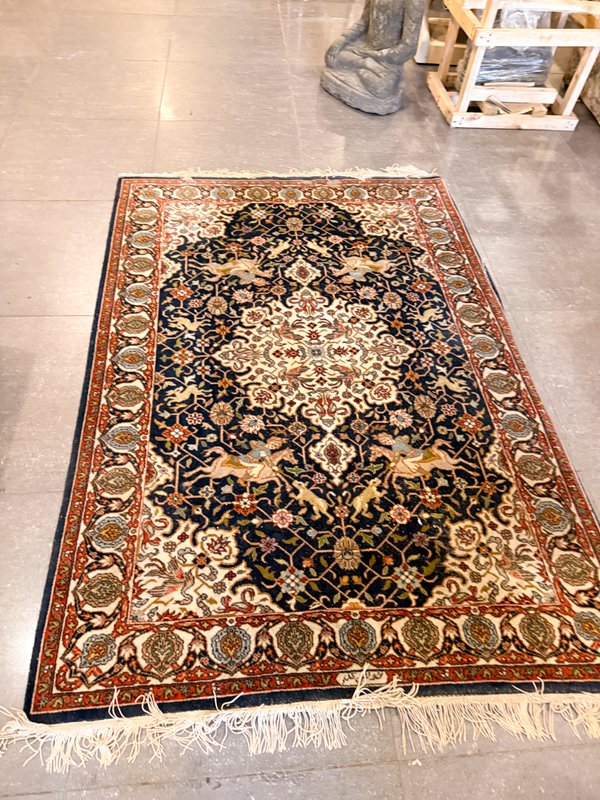 Alfombra Persa con Diseños de Pájaros y Flores - imagen 1
