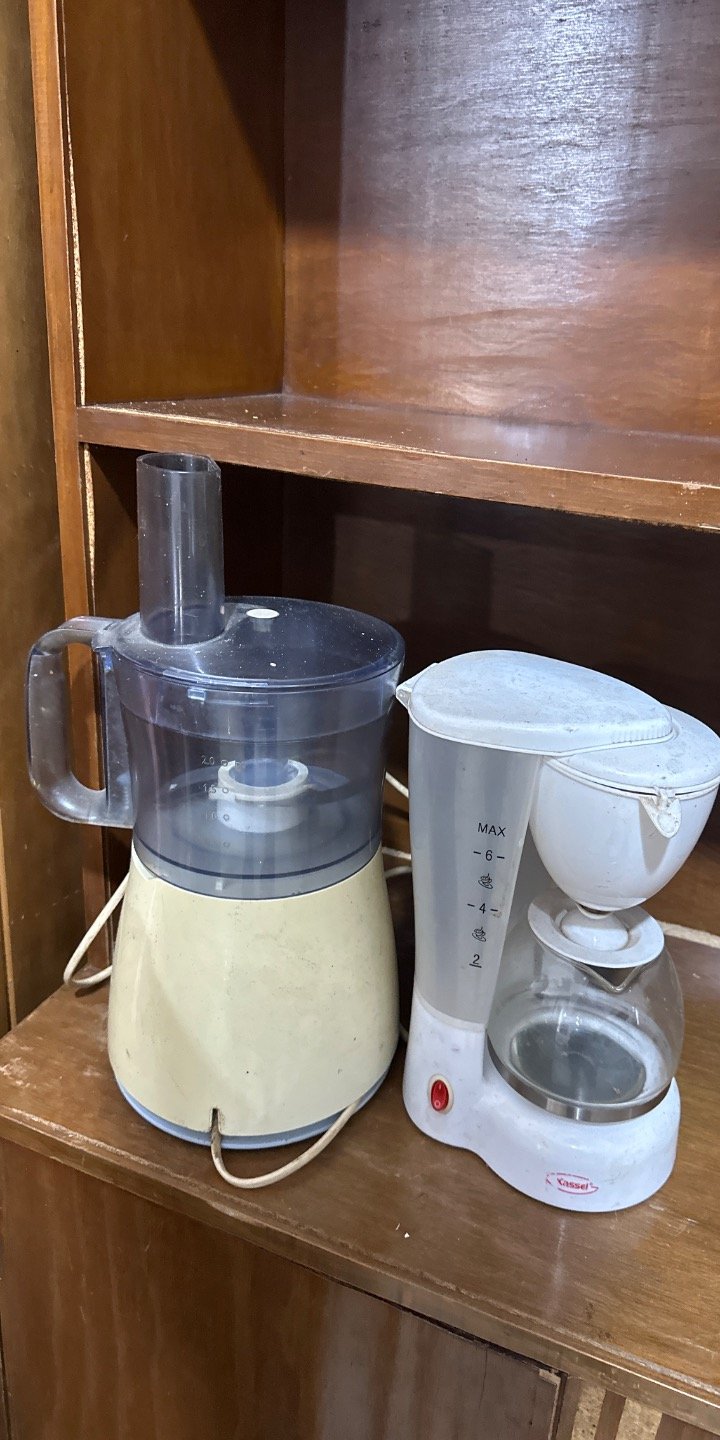 Lote anterior: Cafetera y procesadora en buen estado