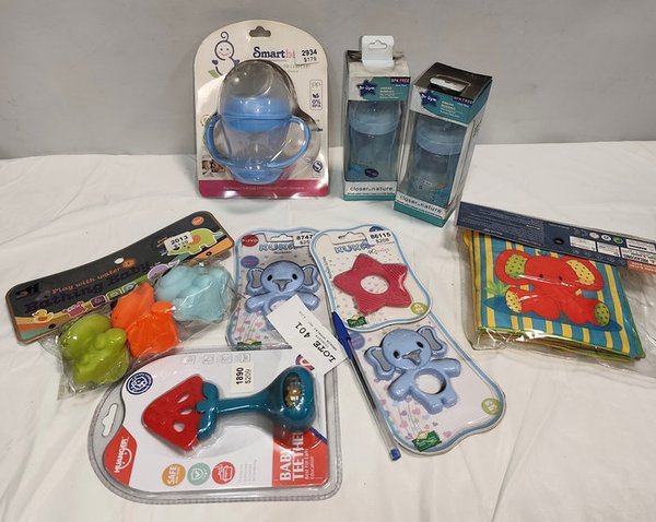 LOTE X 9 ARTICULOS PARA BEBE EN BLISTER, MORDILLOS, MAMADERAS, SONAJEROS Y MAS