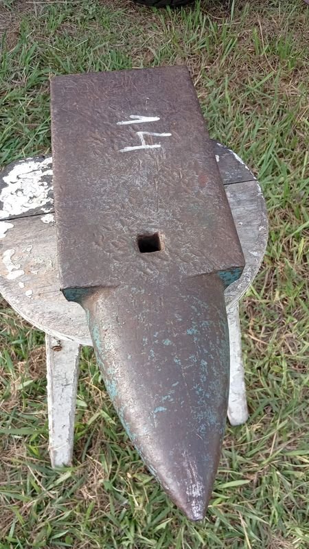 Yunque de Banco de Metal con Características Únicas - imagen 1