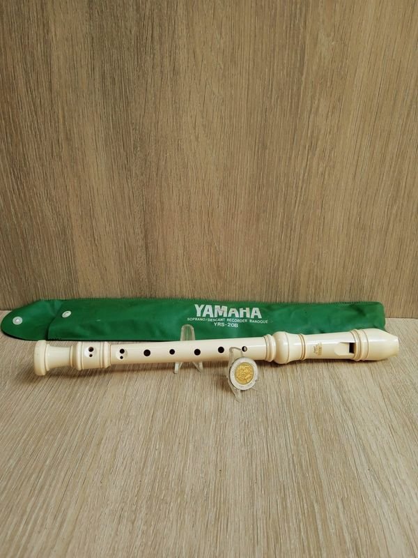 Lote siguiente: Flauta Yamaha Soprano en su estuche de alta calidad
