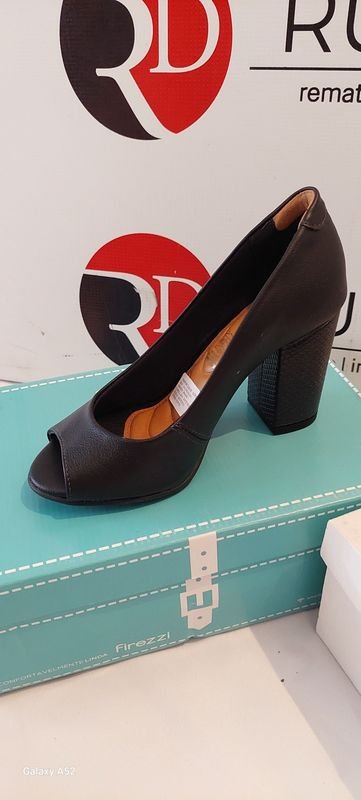Zapatos de tacón alto en venta - imagen 2