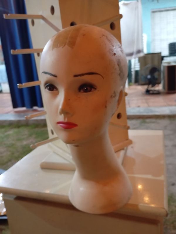 Cabeza de maniquí blanca para venta - imagen 2