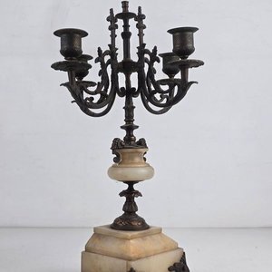 Par de Candelabros de Bronce y Alabastro Estilo Clásico - imagen 2