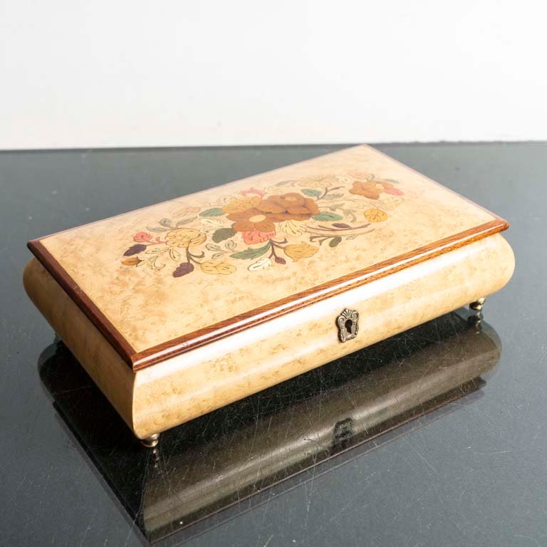 Alhajero Musical Italiano de Madera Laqueada con Diseño Floral