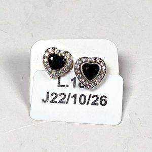 Lote anterior: Par de Caravana Corazón con Piedras Negras y Blancas