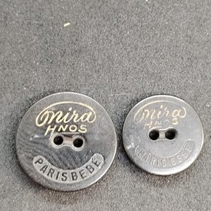 Lote anterior: Par de Botones Antiguos "París Bebé" Mira Hnos. Uruguay (1910-1930)