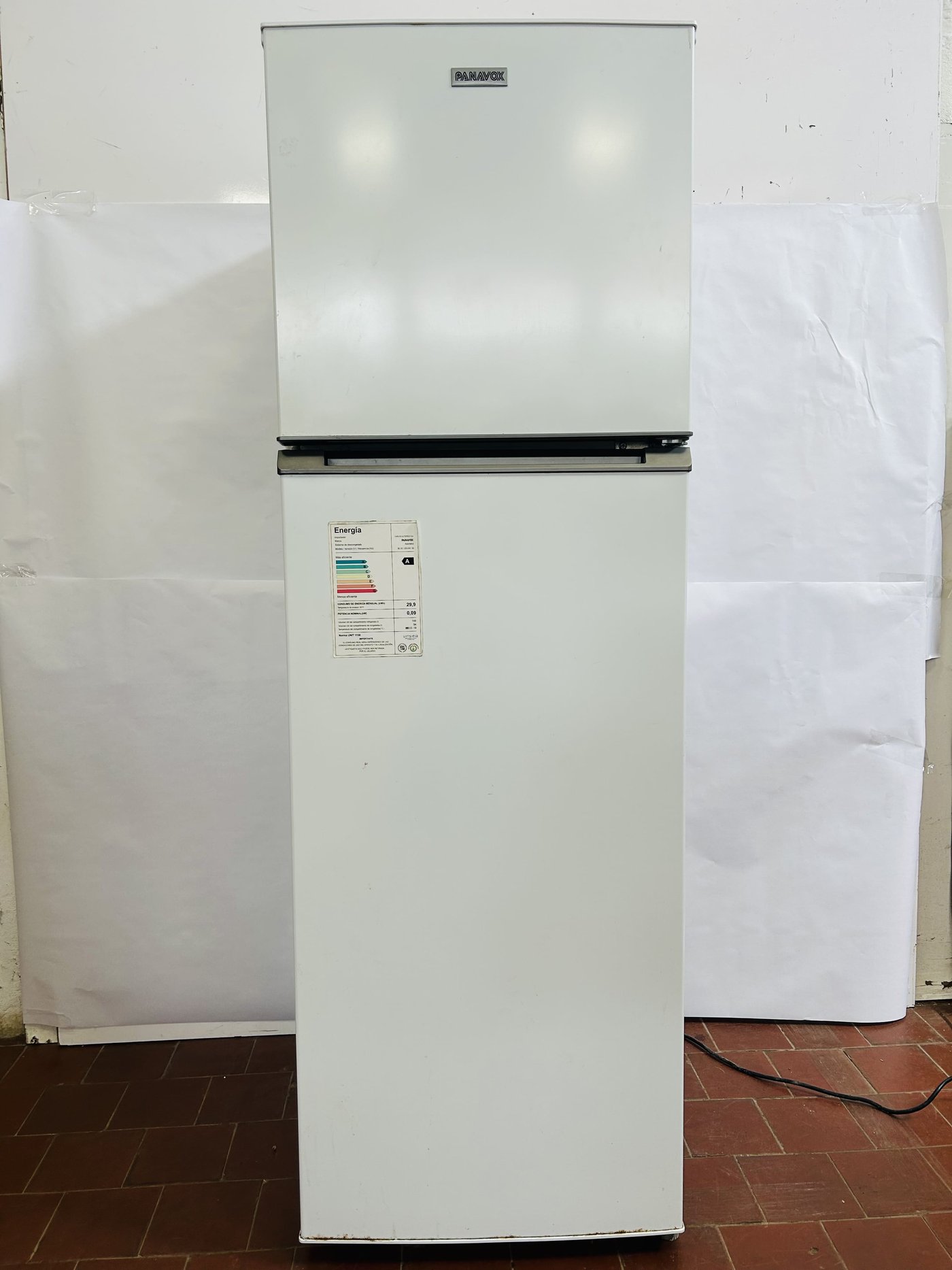 Heladera con Freezer Panavox Blanca