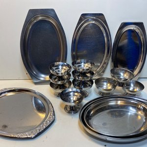 Juego de 16 Piezas de Acero Inoxidable: Bandejas Ovaladas y Redondas con Bordes Labrados, Fuentes Hondas y Compoteras Individuales - imagen 2