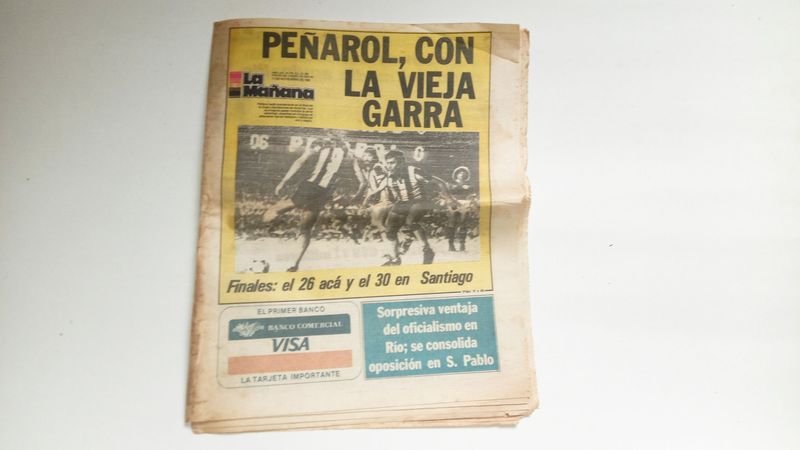 Lote siguiente: Diario histórico Peñarol año 1982 con notas y entrevistas