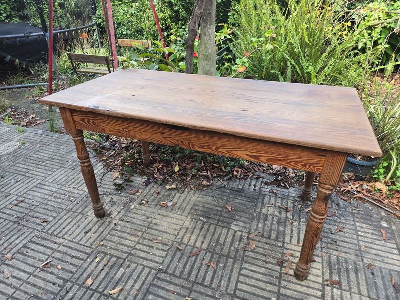 Mesa Antigua de Madera Pinotea Maciza