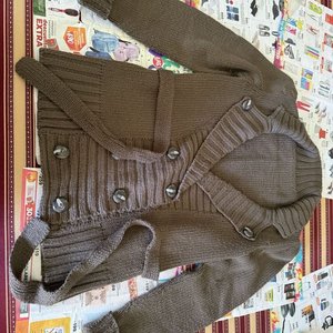 Lote de 5 Prendas de Vestir: Pantalón, Suéter y Blusas - imagen 6
