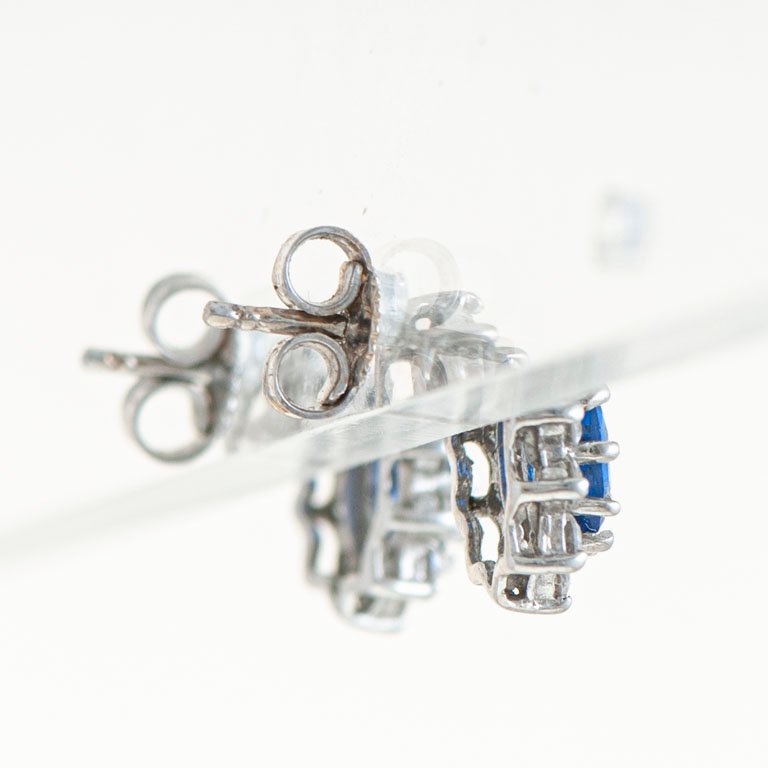 Item 2105042 - Image 1