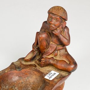 Cenicero de madera figura indigena, 17 x 16 altura (punta detalle) - imagen 3