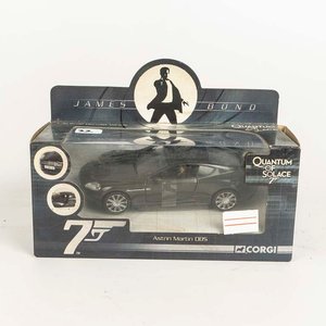 Lote anterior: Auto Aston Martin DB5 de la película de James Bond Quantum of Solace escala 1/36 colección Die-Cast, en su caja original.
