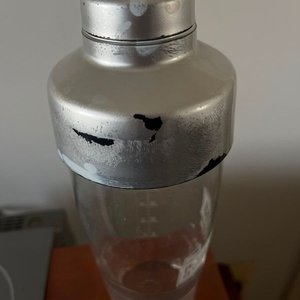 Coctelera de Vidrio con Tapa Metálica - imagen 2