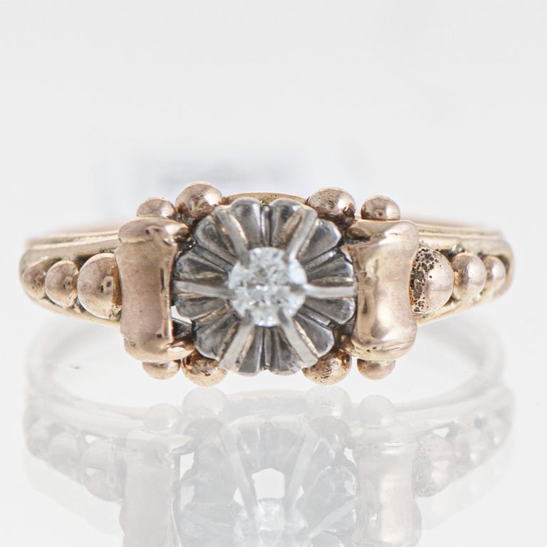 Lote siguiente: Anillo de oro con brillante