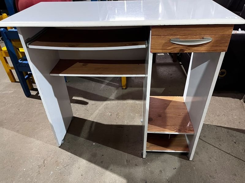 Escritorio Blanco con Bandeja Rebatible y Cajón