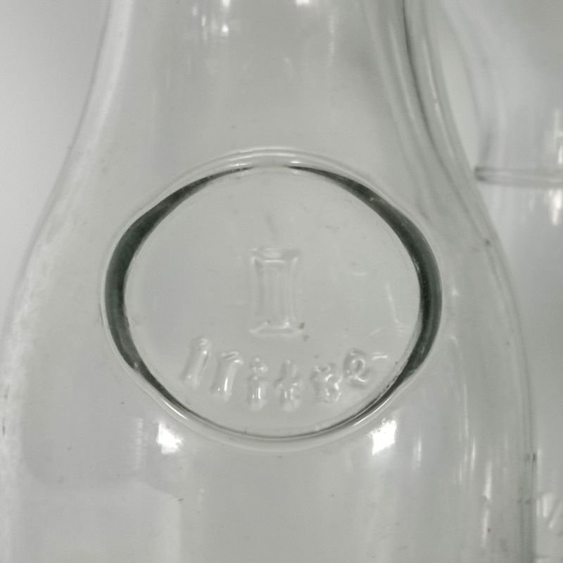 Set de siete piezas de cristal claro: jarra, recipientes y vaso - imagen 2