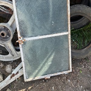 Lote siguiente: Banderola Antigua con Vidrio Texturado