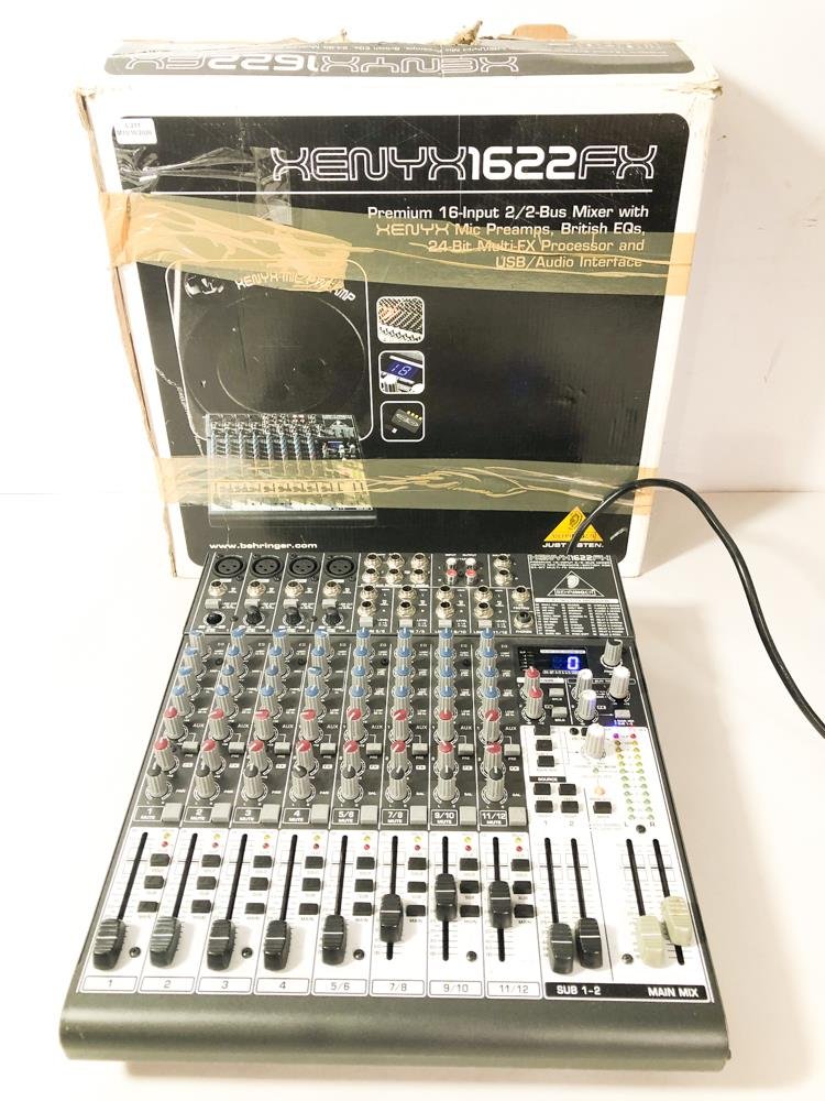 Consola Behringer Xenyx 1622FX de 16 Canales con Procesador de Efectos