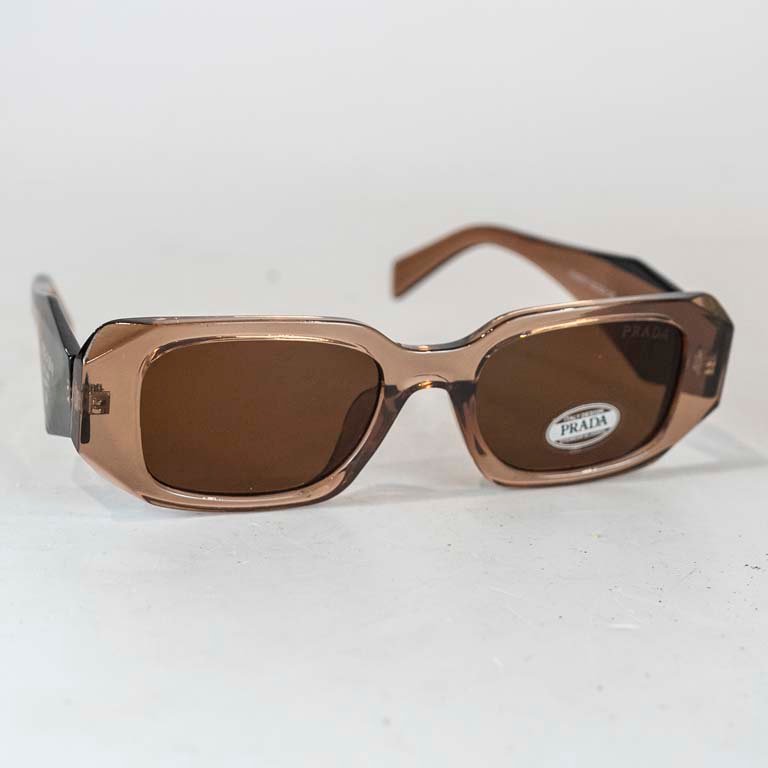 Lote anterior: Lentes de sol de Prada de buena calidad