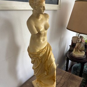 Escultura Clásica Venus de Milo en Yeso con Pátina - imagen 10