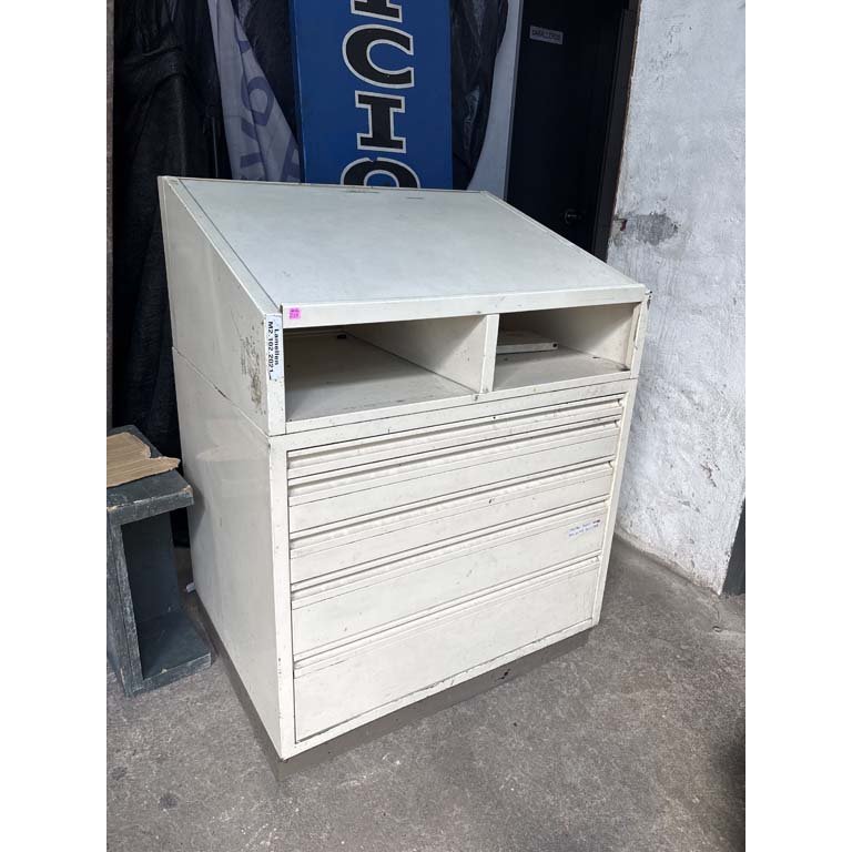 Lote siguiente: Mueble de chapa 5 cajones de excelente calidad