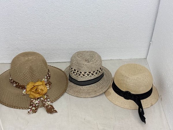Lote de 3 Sombreros de Paja con Cintas y Flores Decorativas - imagen 1