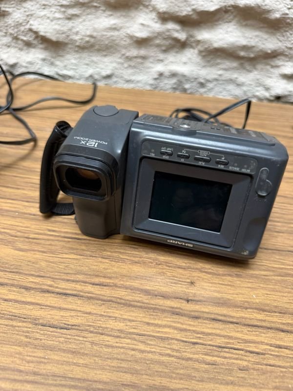 Equipos de fotografía profesionales JVC y Sharp - imagen 5
