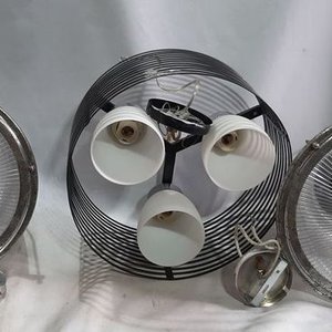 Colgantes de Luz: Dos Iguales y Uno de Tres Tulipanes - imagen 2