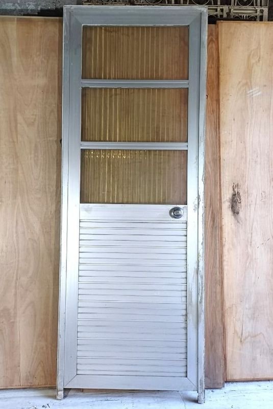 Puerta de aluminio y vidrio fantasía con marco - imagen 4