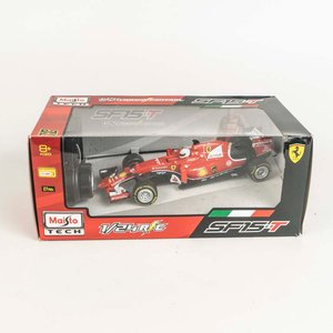 Auto Ferrari de F1 escala 1/24 colección Maisto  - imagen 1