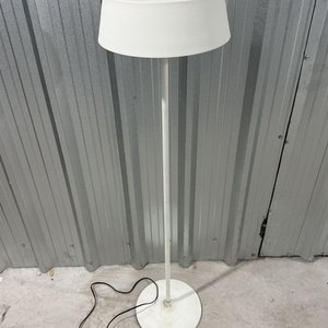 Lote anterior: Lámpara de Pie Minimalista Blanca 136cm