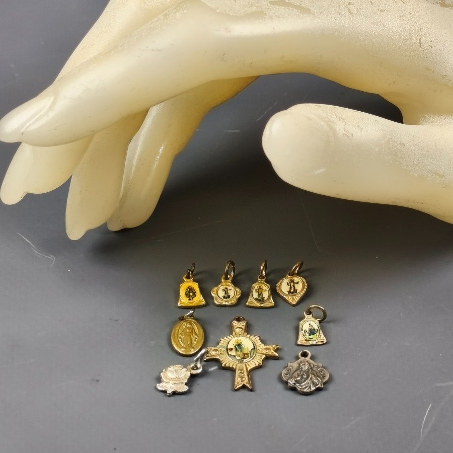 Item 16401 - Image 7