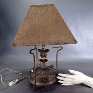 Lámpara de Mesa Artesanal con Base de Primus Antiguo - imagen 6
