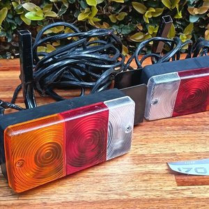 Juego de Luces Traseras Universales para Tráiler o Remolque - imagen 3