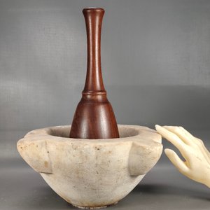 Antiguo Mortero de Mármol con Mano de Madera Noble - imagen 2