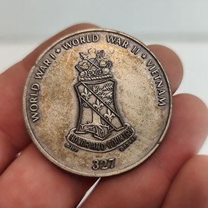 Moneda Conmemorativa Regimiento 327 Infantería EE.UU. - Guerras Mundiales y Vietnam - imagen 1