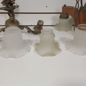 Lote de Arañas de Bronce y Madera con Tulipán y Plafón - imagen 3