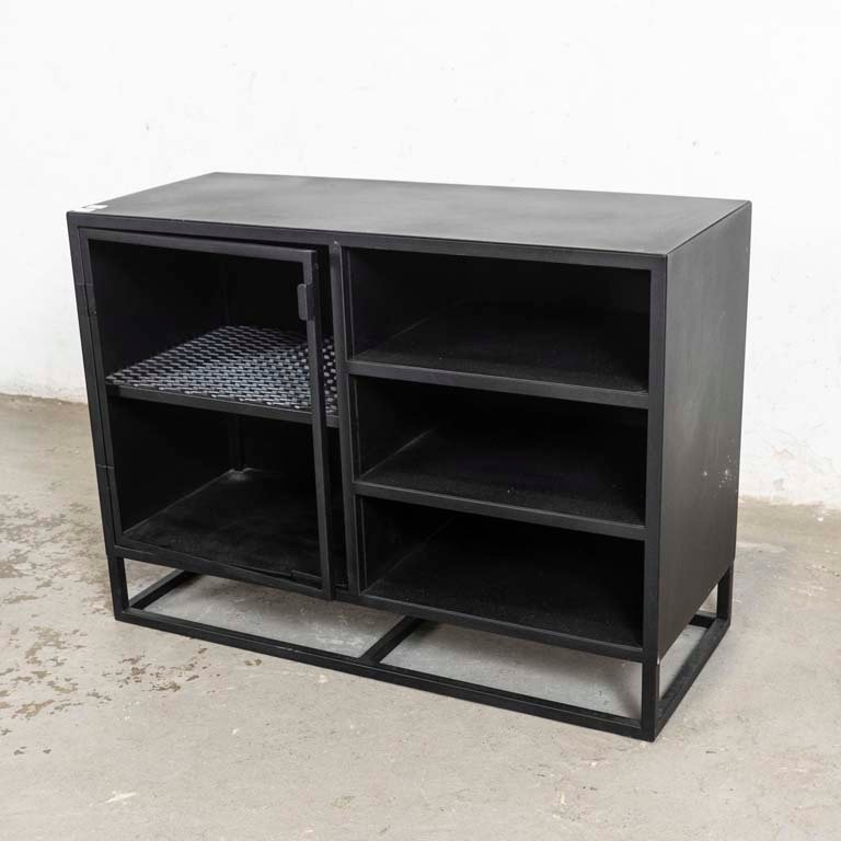 Mueble Metálico Negro con Puerta y Estantes