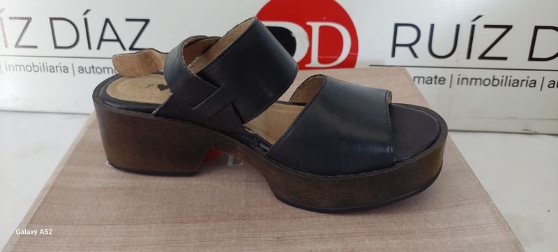Zapatos de cuero en buen estado - imagen 2