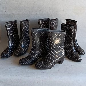 Lote de 5 Pares de Botas de Lluvia para Dama con Diseño de Lunares - imagen 2