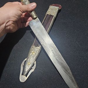 Cuchillo de Hoja Larga con Vaina Decorada Estilo "Picasso" - imagen 6
