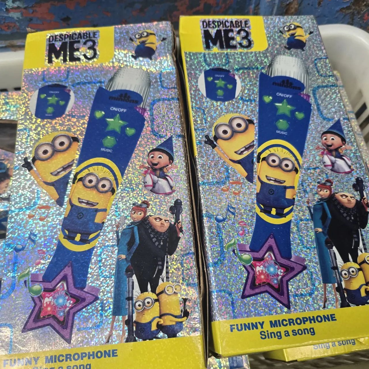 Lote de micrófonos infantiles con diseño de Minions - imagen 2