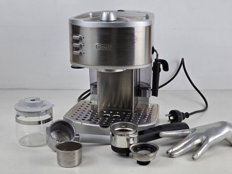 Cafetera Espresso DeLonghi Eléctrica Acero Inoxidable con Vaporizador
