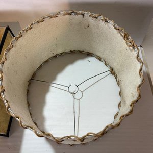 3 Pantallas de Lámpara y 1 Artefacto con Estructura de Hierro - imagen 6