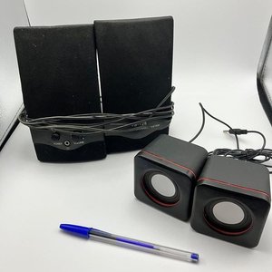 Dos Pares de Parlantes Multimedia y Mini Cubo USB - imagen 1
