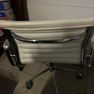 Silla de Escritorio Blanca con Brazos Cromados - imagen 2